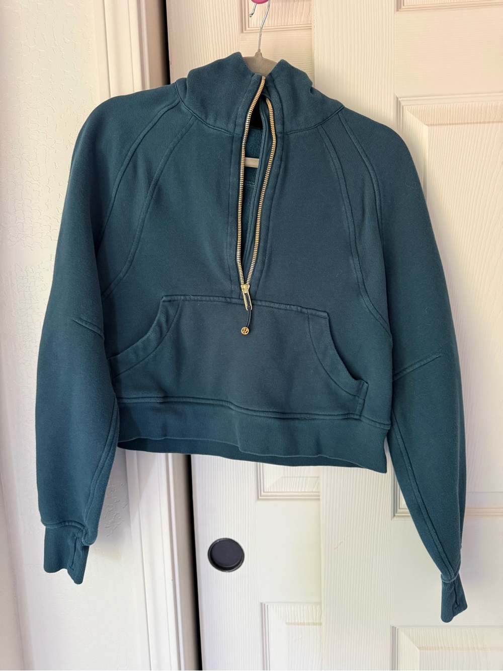 Lululemon women’s hoodie cropped scuba XS/S indochine blue